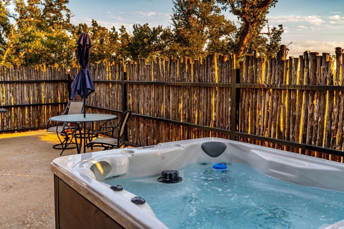 Rockin' R - Morning Star Cabin Fredericksburg Bagian luar foto